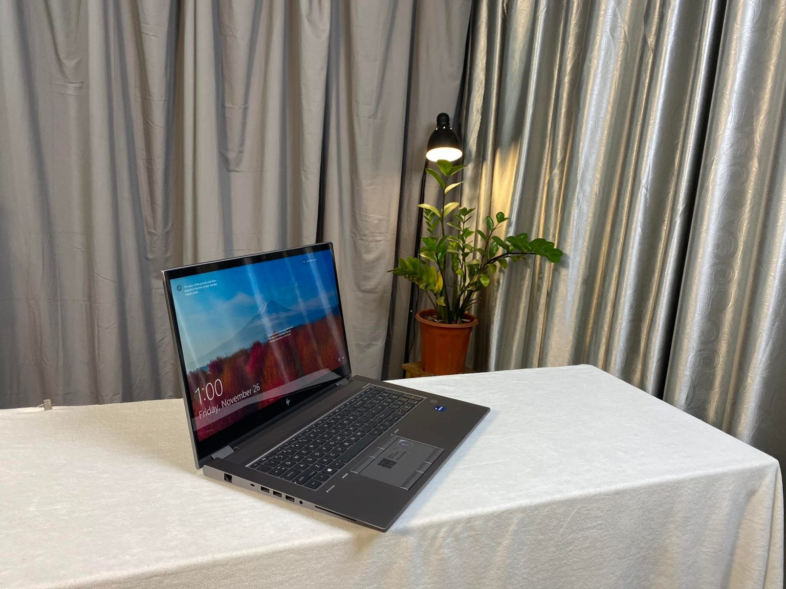 HP Zbook Fury 17 G8 /Xeon W11950M /32GB Ram /1TB SSD /17.3″ 4K /AMD Radeon Pro W6600M 8GB