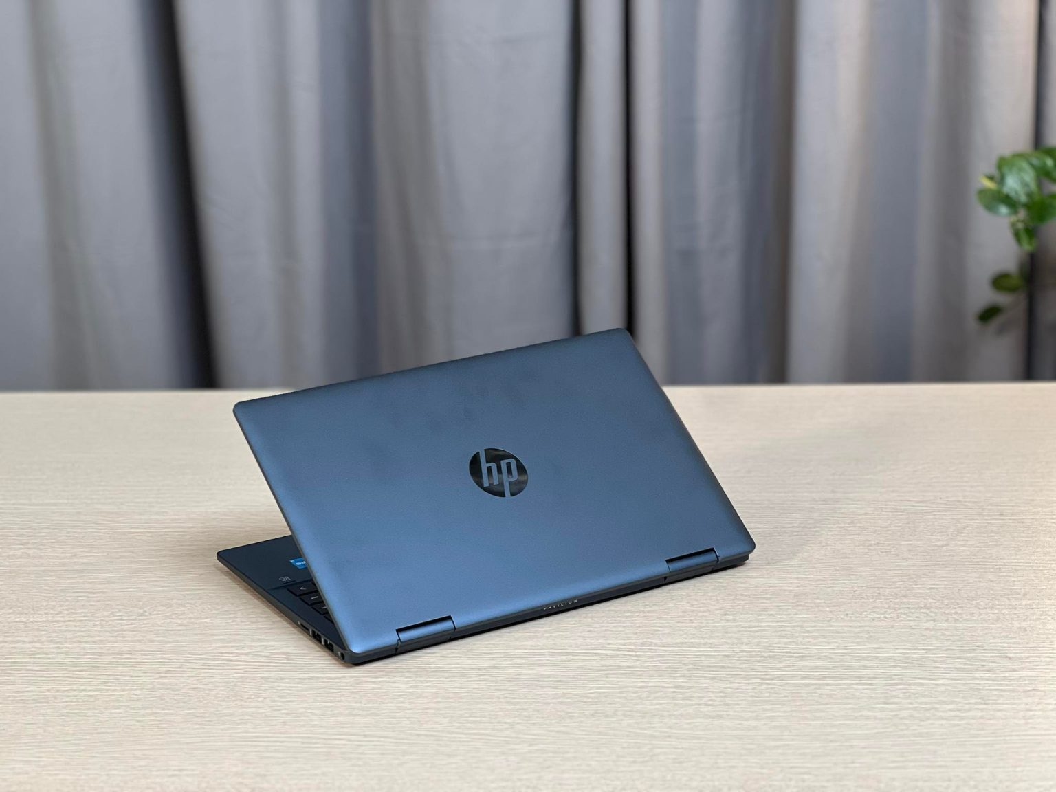 Laptop Hp Pavilion X In Ek Dx Gb Gb Fhd Ips