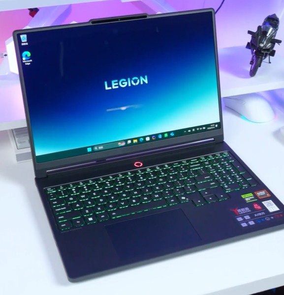 Lenovo Legion 5 R7000X -2