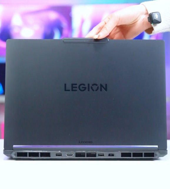 Lenovo Legion 5 R7000X -3