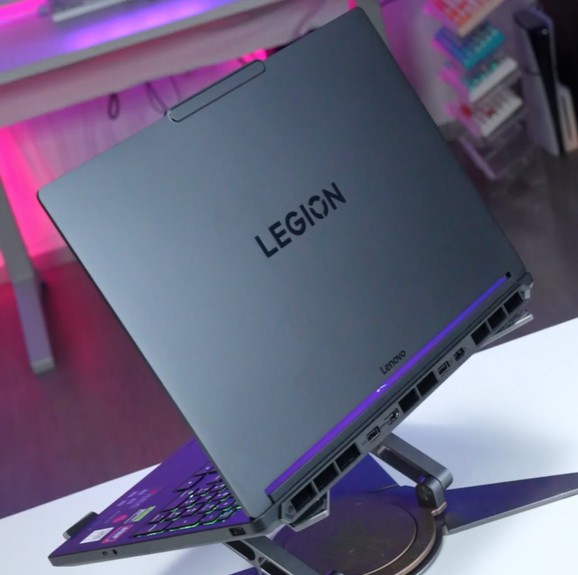 Lenovo Legion 5 R7000X -4