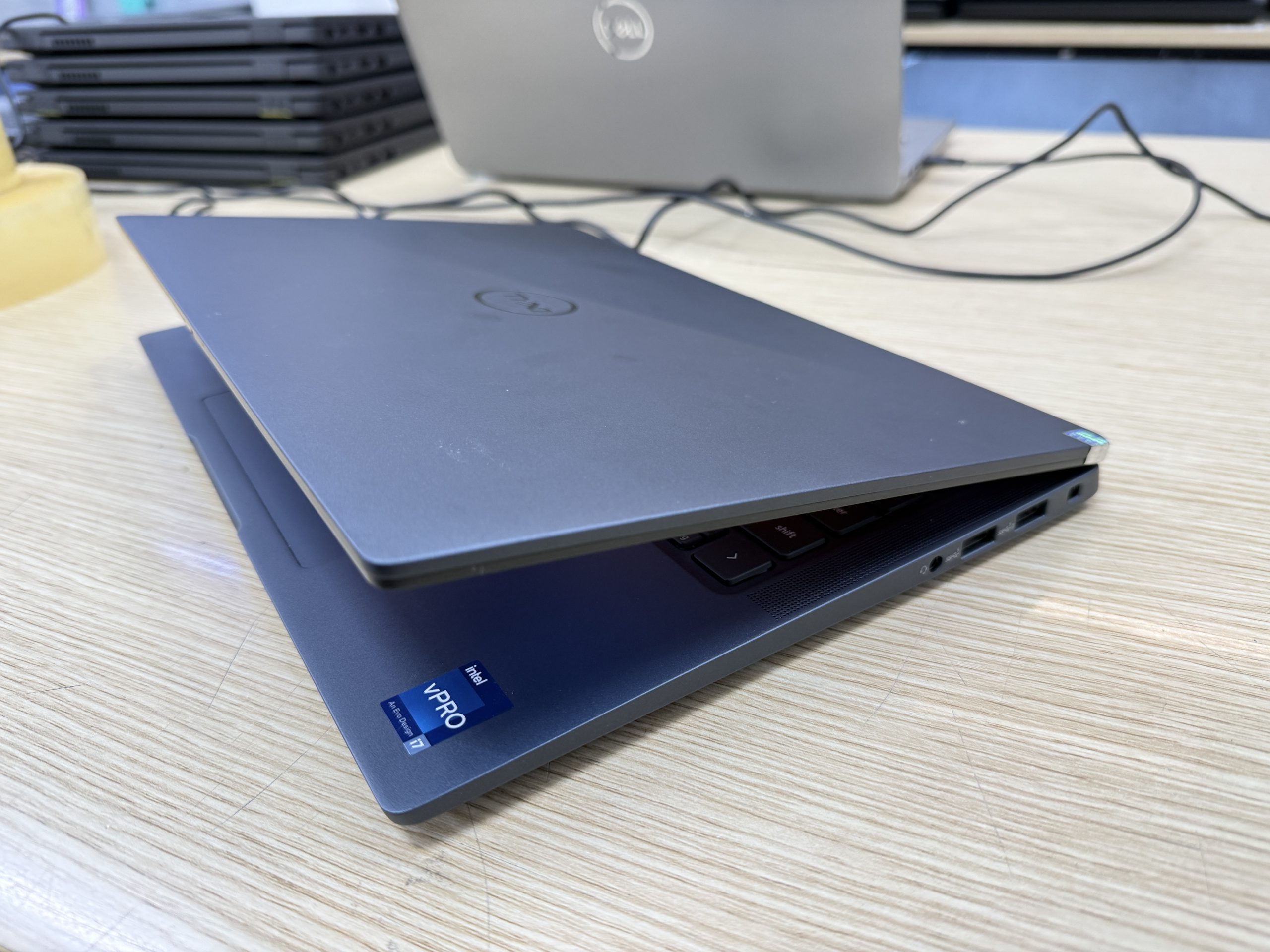 Dell Latitude 7440 Ultralight -4